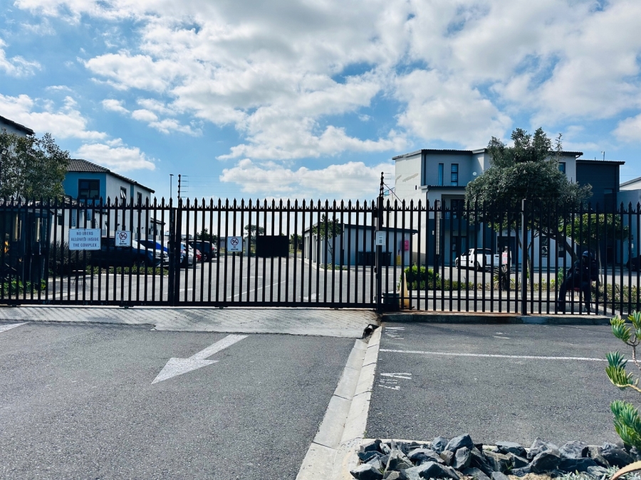 2 Bedroom Property for Sale in Parklands North Western Cape